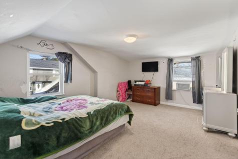 3 Fairlawn Avenue Lewiston ME 04240