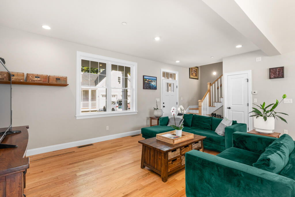 16 Black Sparrow Drive Portland ME 04102