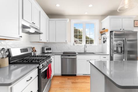 16 Black Sparrow Drive Portland ME 04102