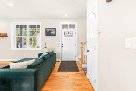 16 Black Sparrow Drive Portland ME 04102