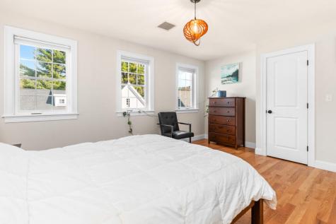 16 Black Sparrow Drive Portland ME 04102