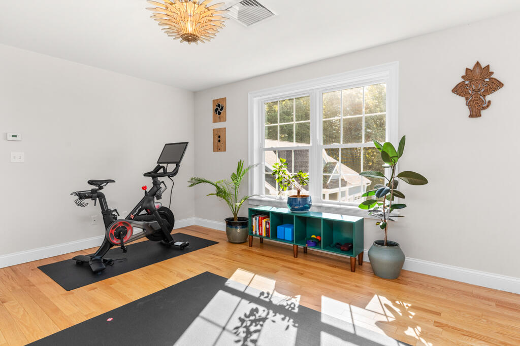 16 Black Sparrow Drive Portland ME 04102