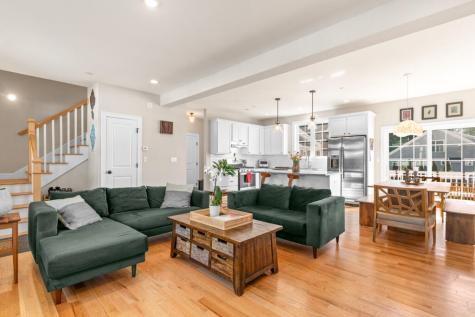 16 Black Sparrow Drive Portland ME 04102