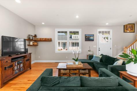 16 Black Sparrow Drive Portland ME 04102