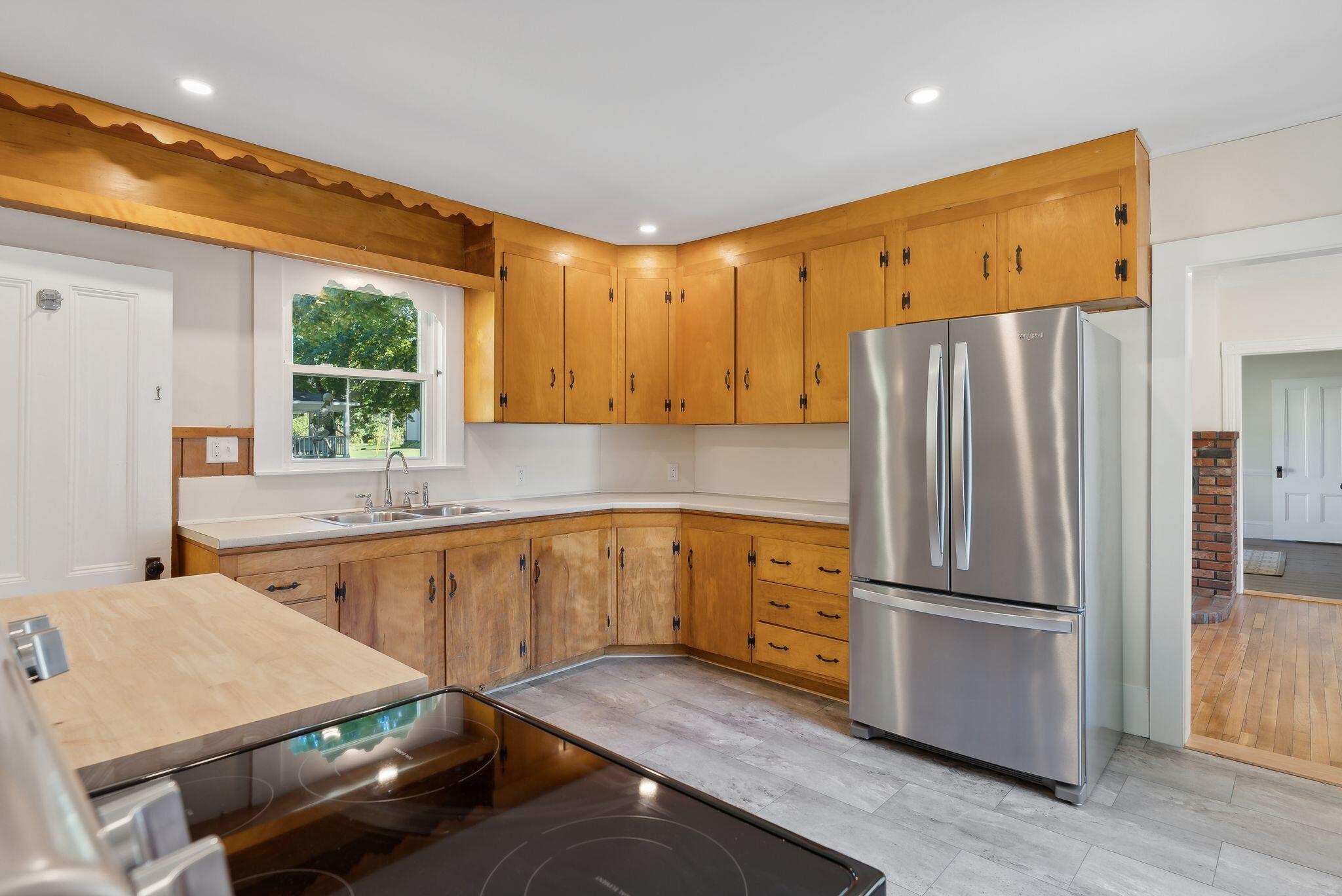 22 Berry Avenue Lisbon ME 04252