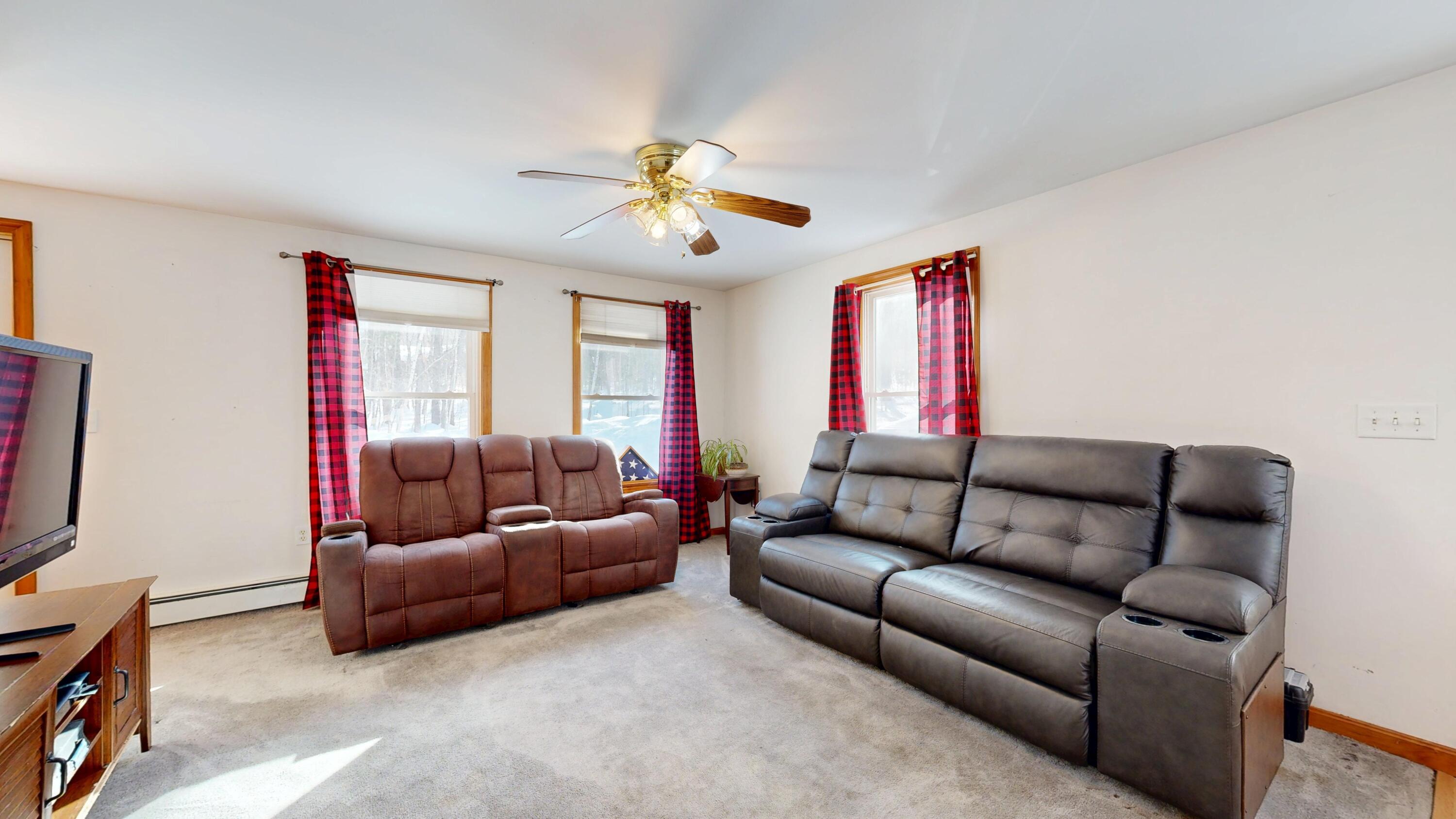 15 D And B Buckfield ME 04220