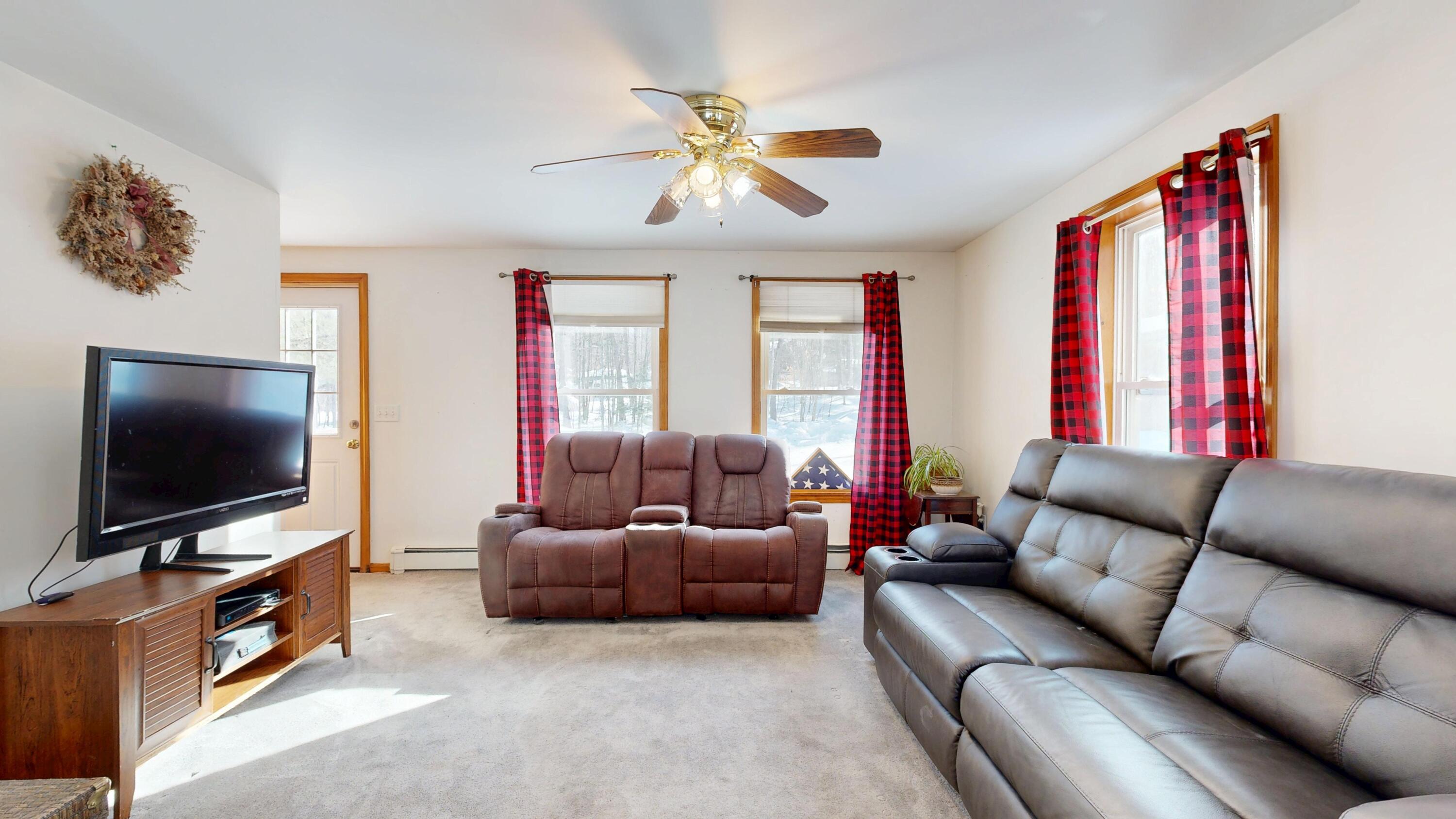 15 D And B Buckfield ME 04220