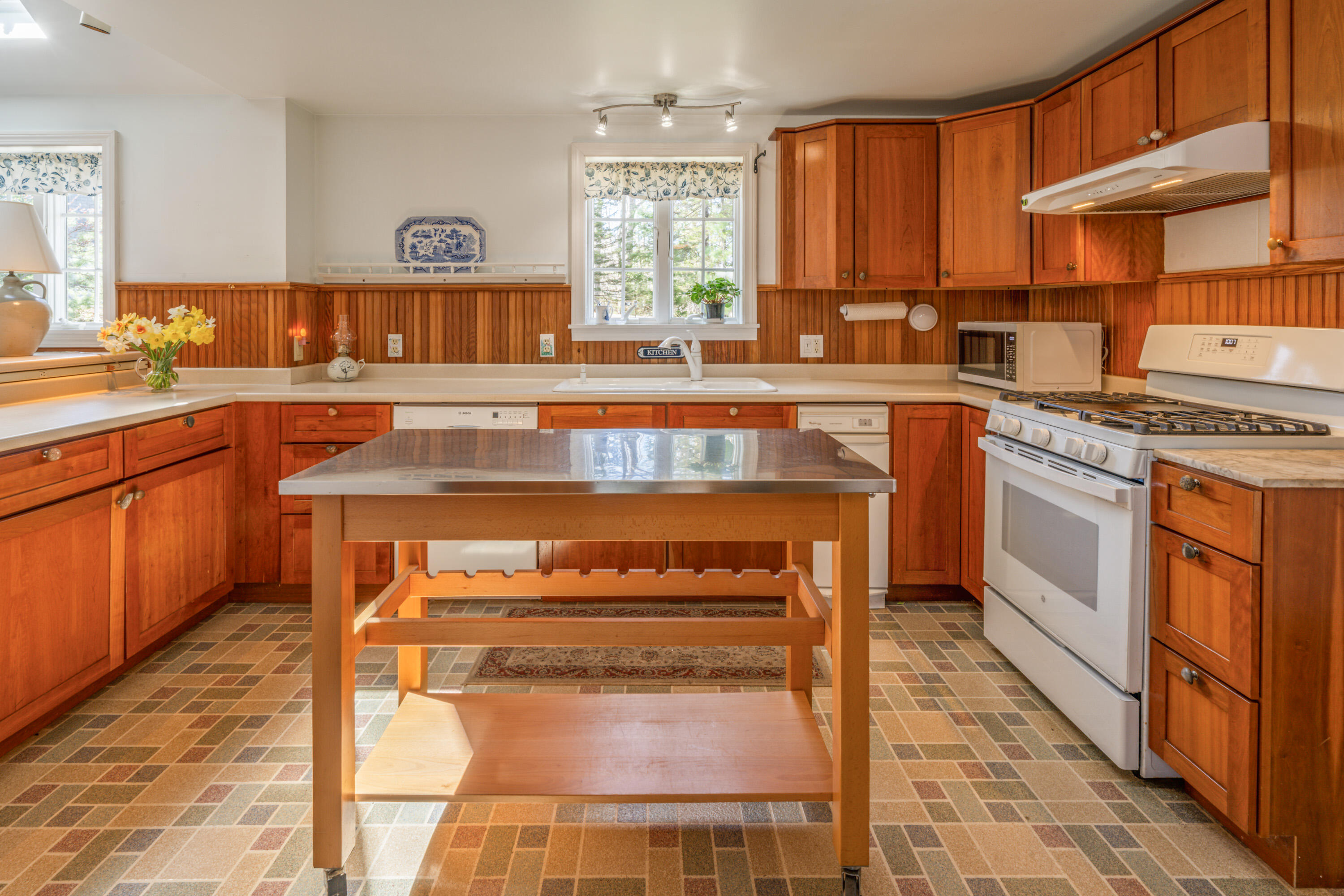 568 Bluff Road Northport ME 04849