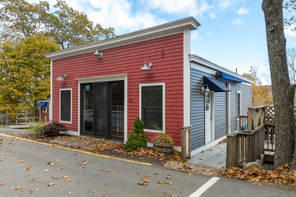 43 Oak Street Boothbay Harbor ME 04538