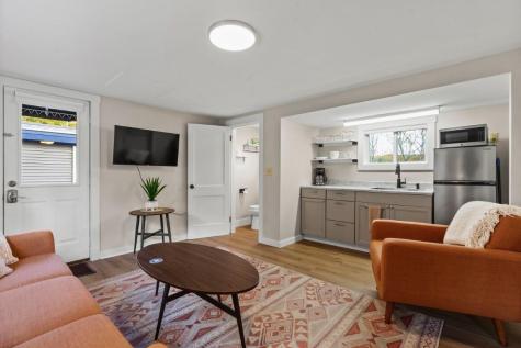 43 Oak Street Boothbay Harbor ME 04538