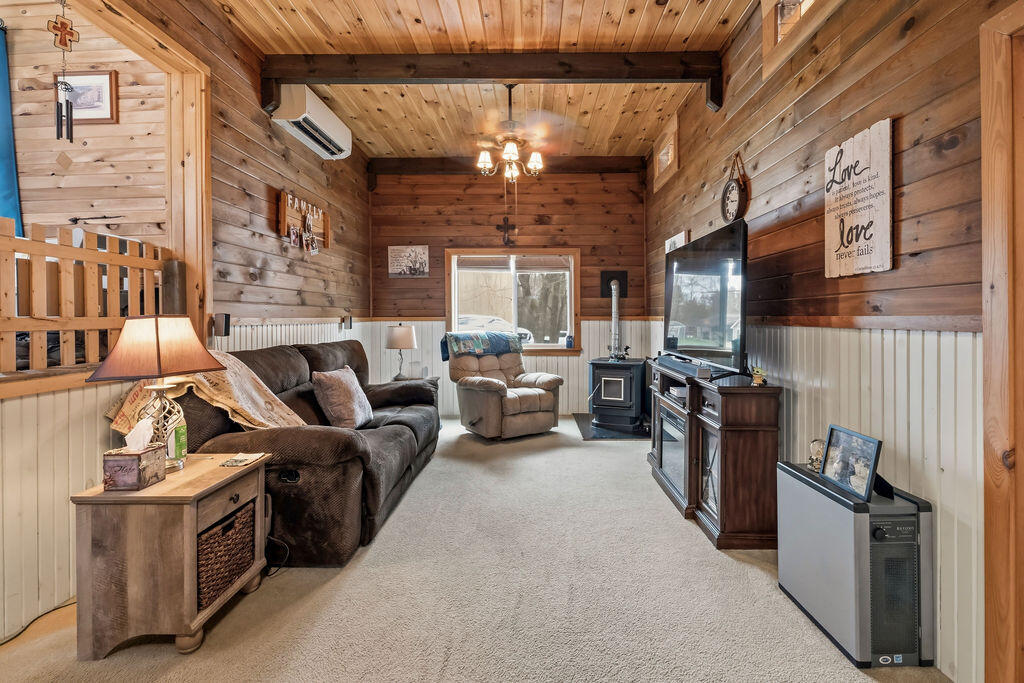 12 Merryman Road Glenburn ME 04401