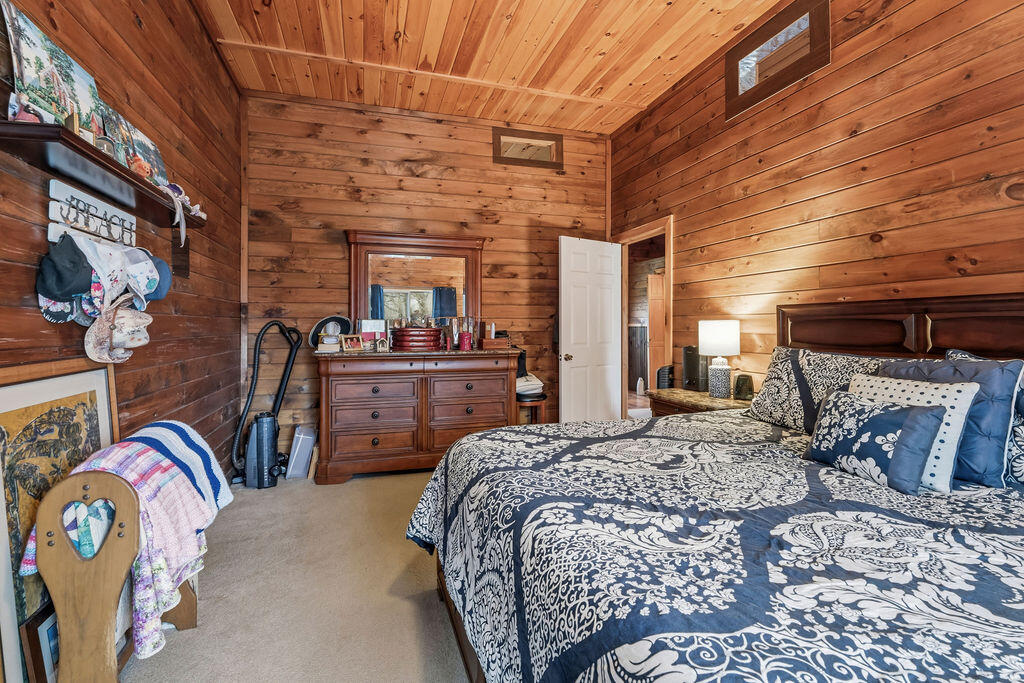 12 Merryman Road Glenburn ME 04401
