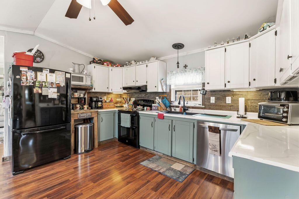 12 Merryman Road Glenburn ME 04401
