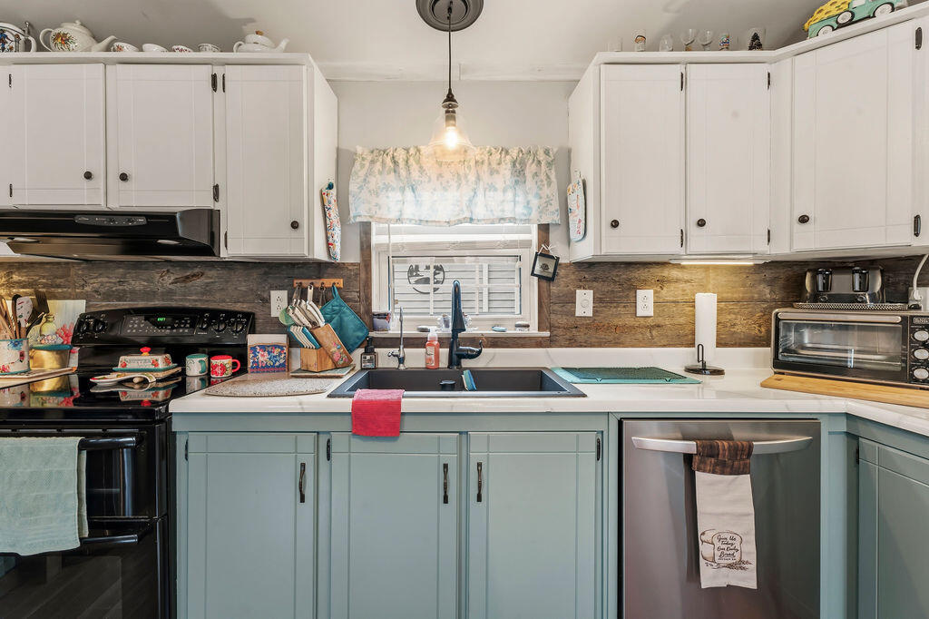 12 Merryman Road Glenburn ME 04401