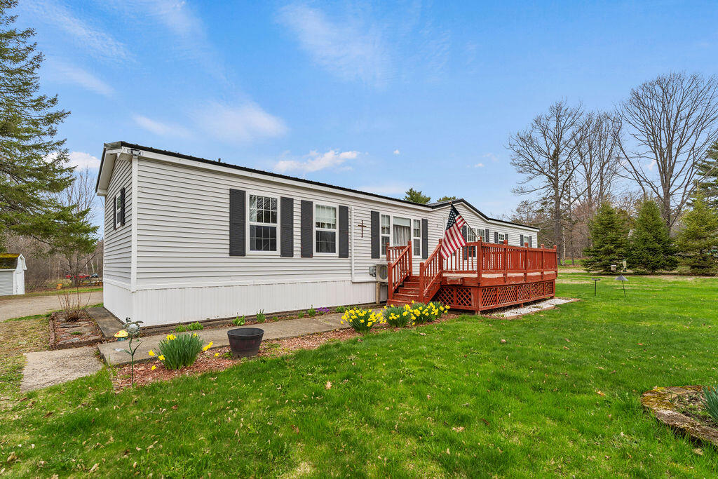 12 Merryman Road Glenburn ME 04401