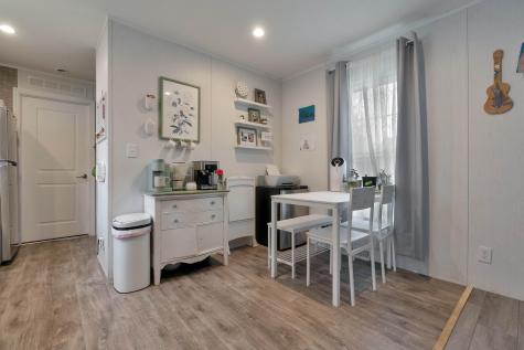 10 Primrose Lane Brunswick ME 04011