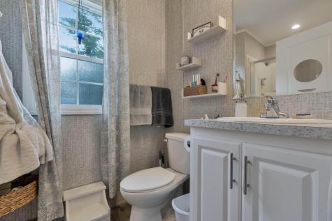 10 Primrose Lane Brunswick ME 04011