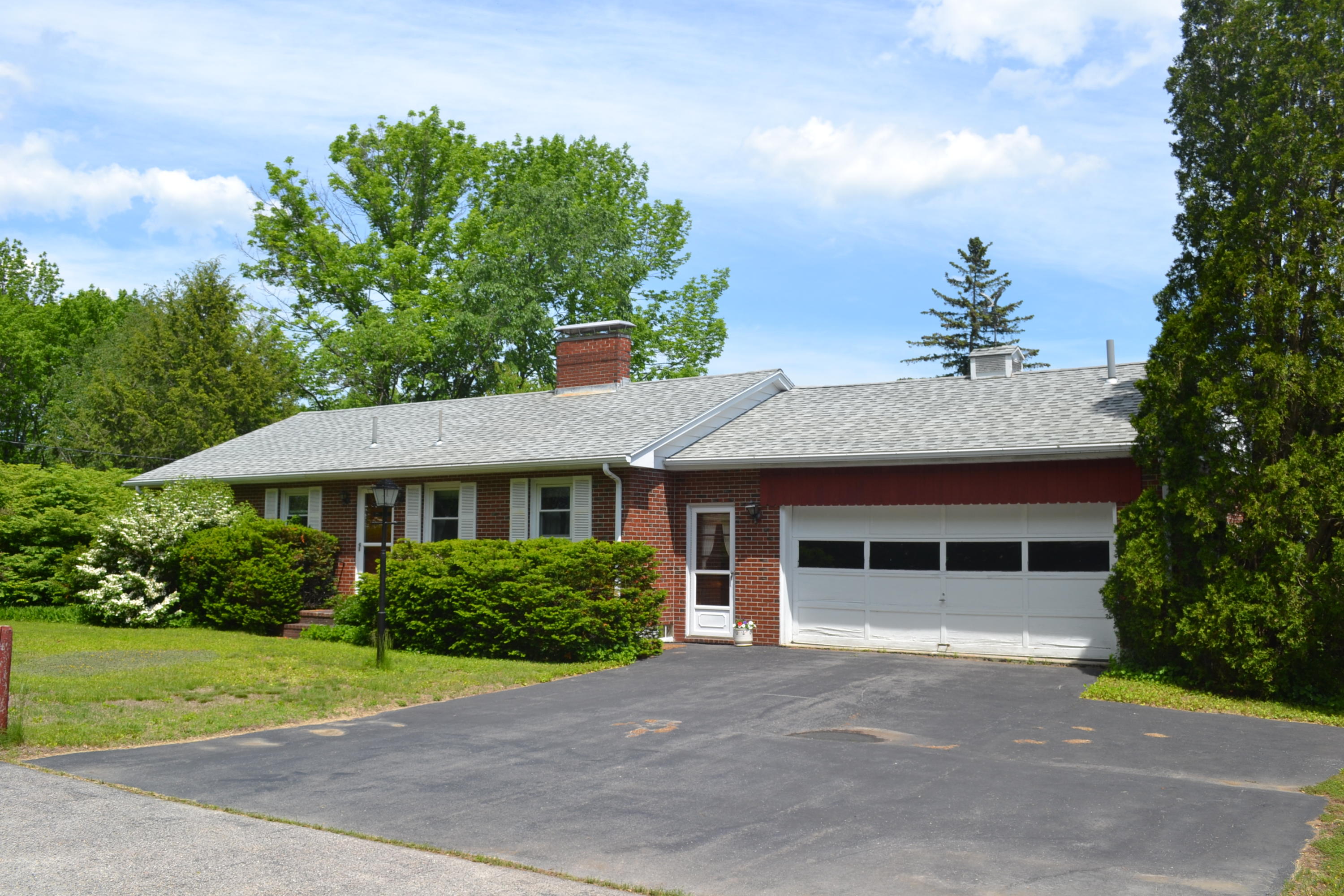 15 Hillside Avenue Falmouth ME 04105