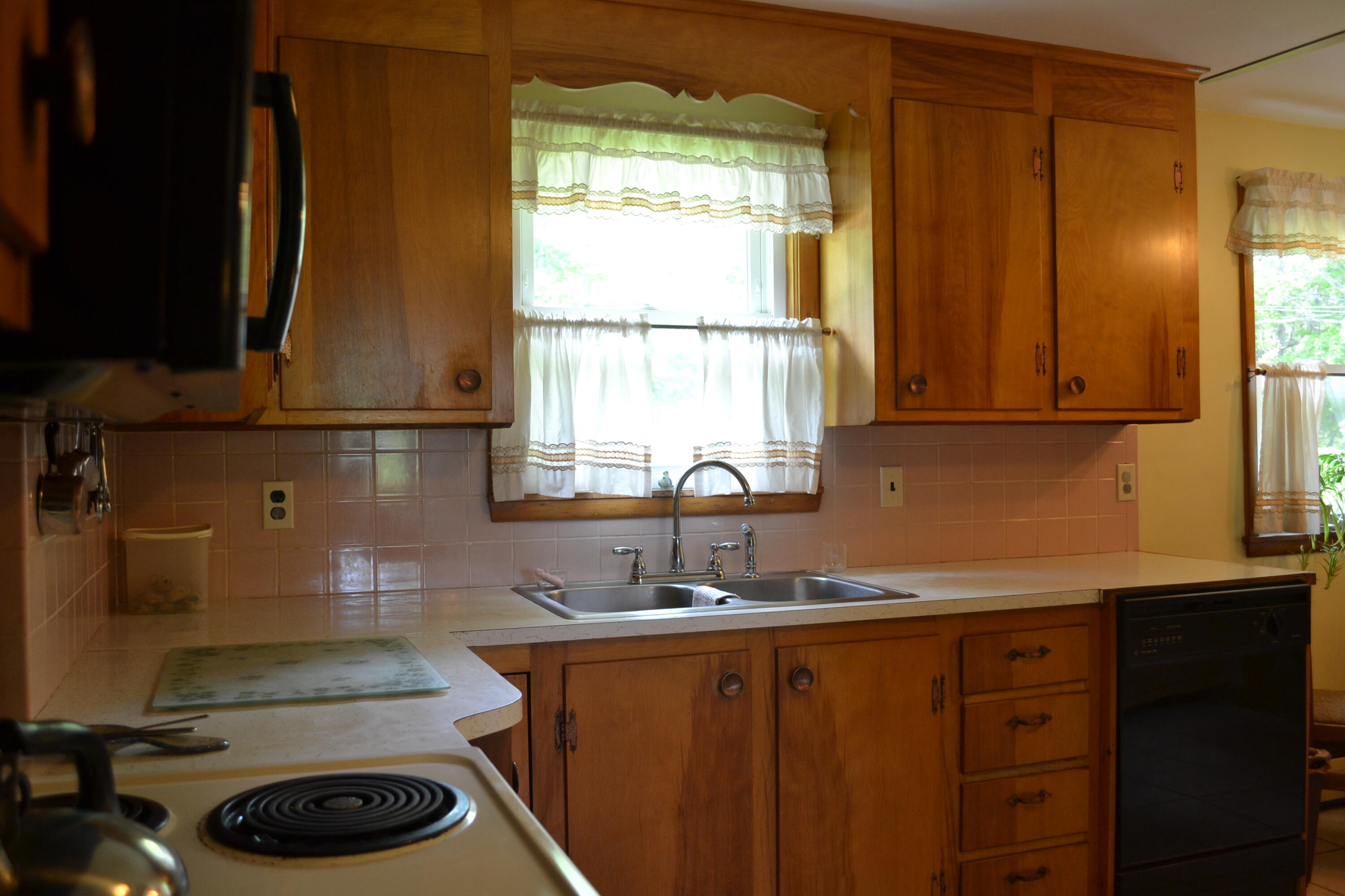 15 Hillside Avenue Falmouth ME 04105