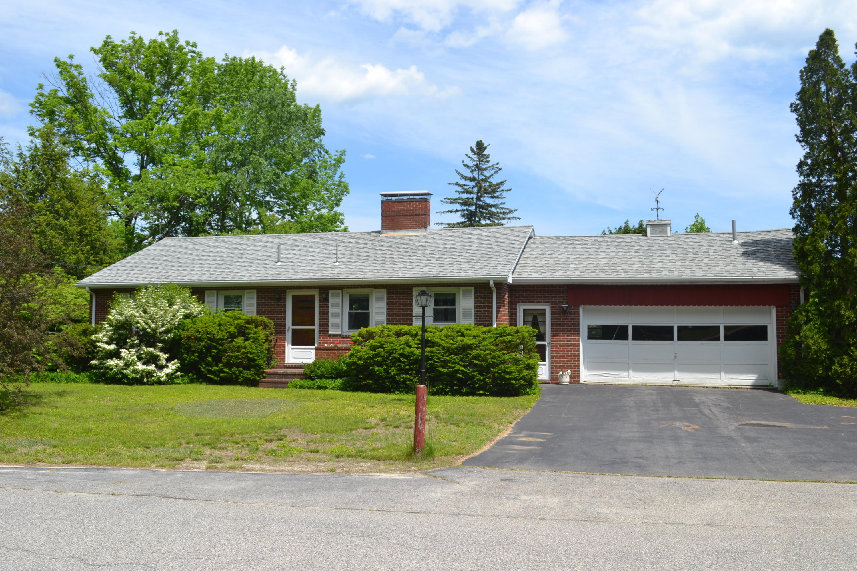 15 Hillside Avenue Falmouth ME 04105
