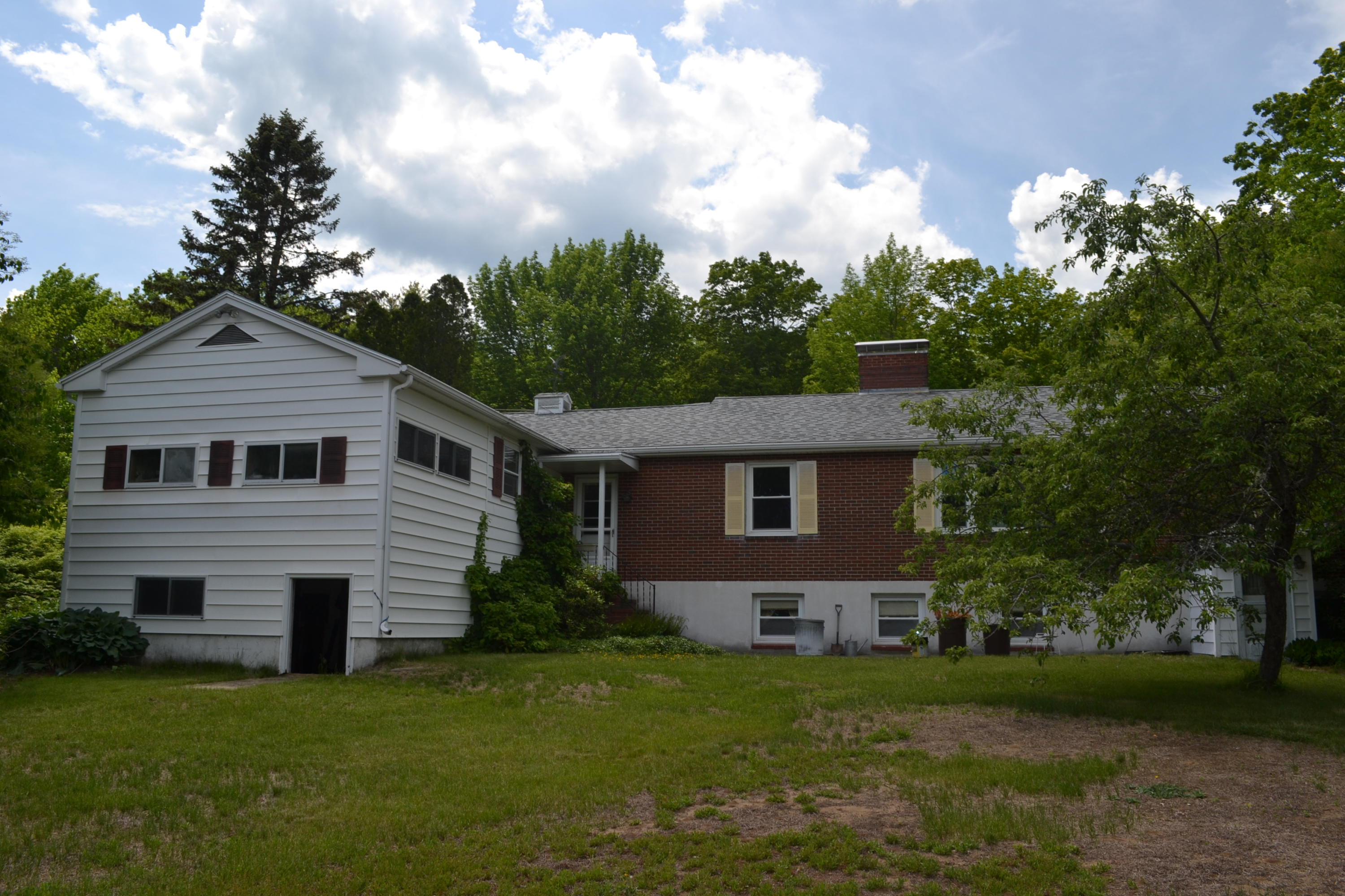 15 Hillside Avenue Falmouth ME 04105