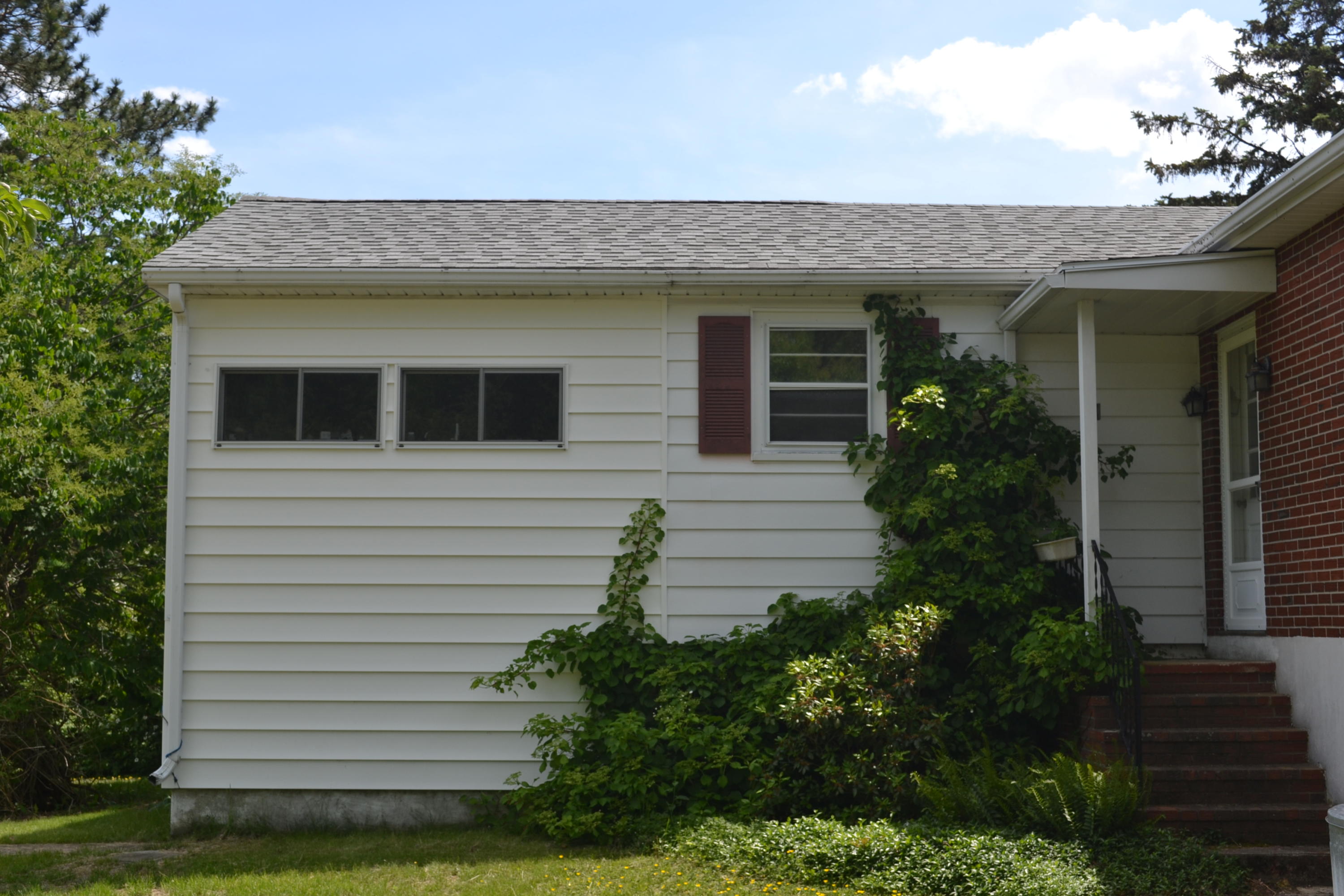 15 Hillside Avenue Falmouth ME 04105