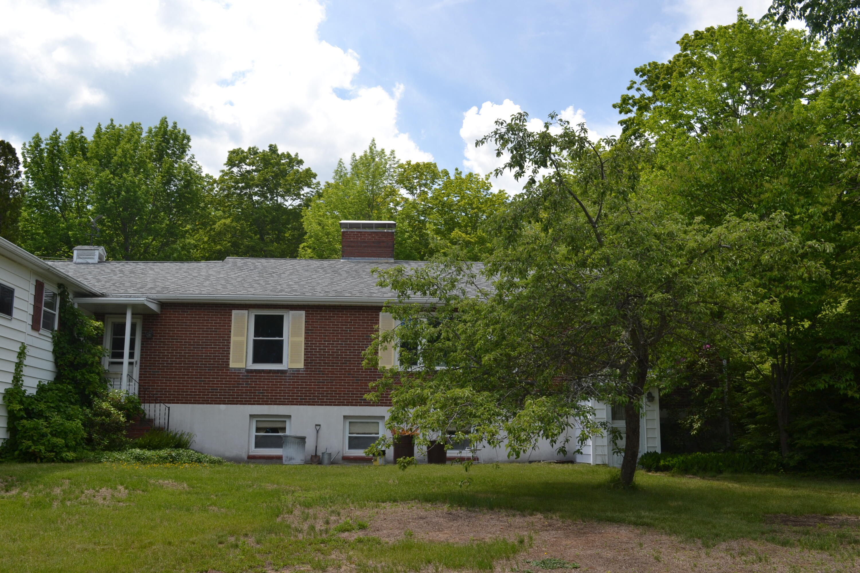 15 Hillside Avenue Falmouth ME 04105