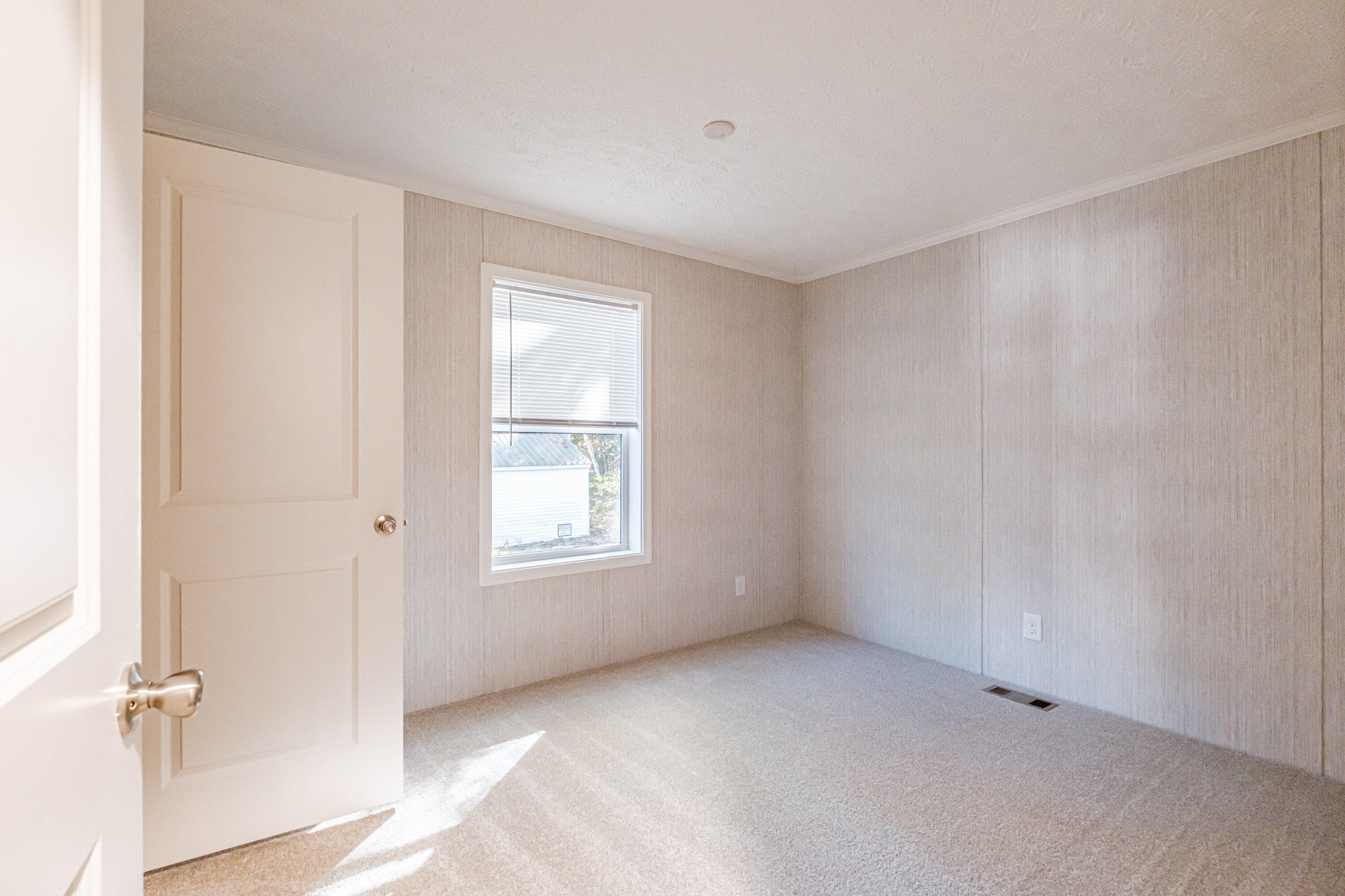 10 Dode Drive Saco ME 04072