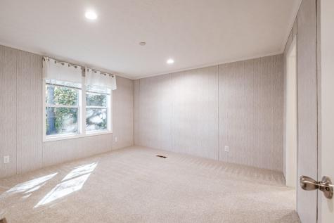 10 Dode Drive Saco ME 04072