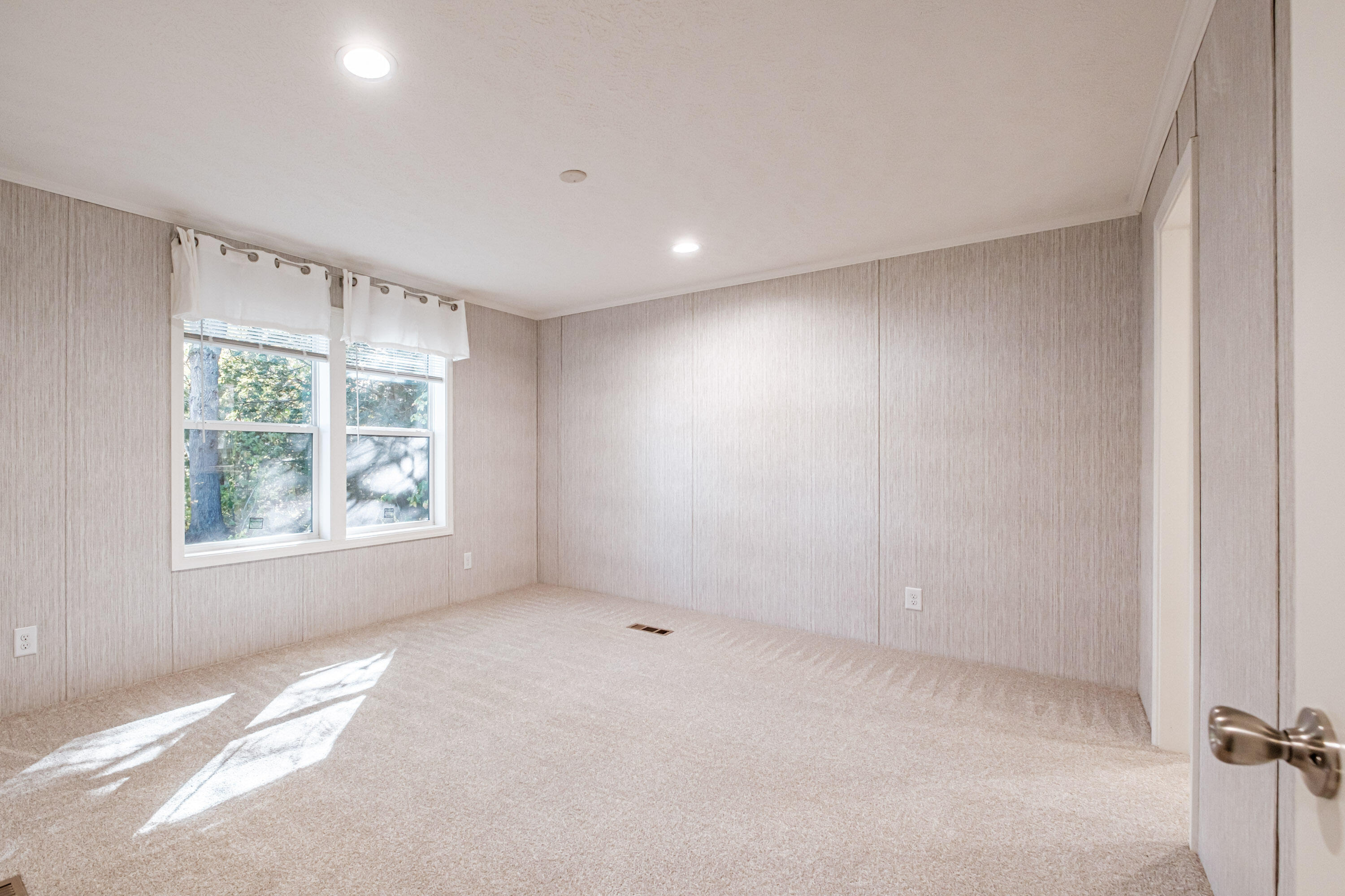 10 Dode Drive Saco ME 04072