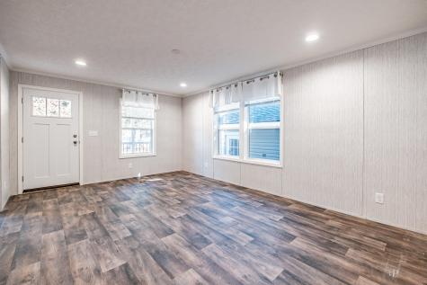 10 Dode Drive Saco ME 04072