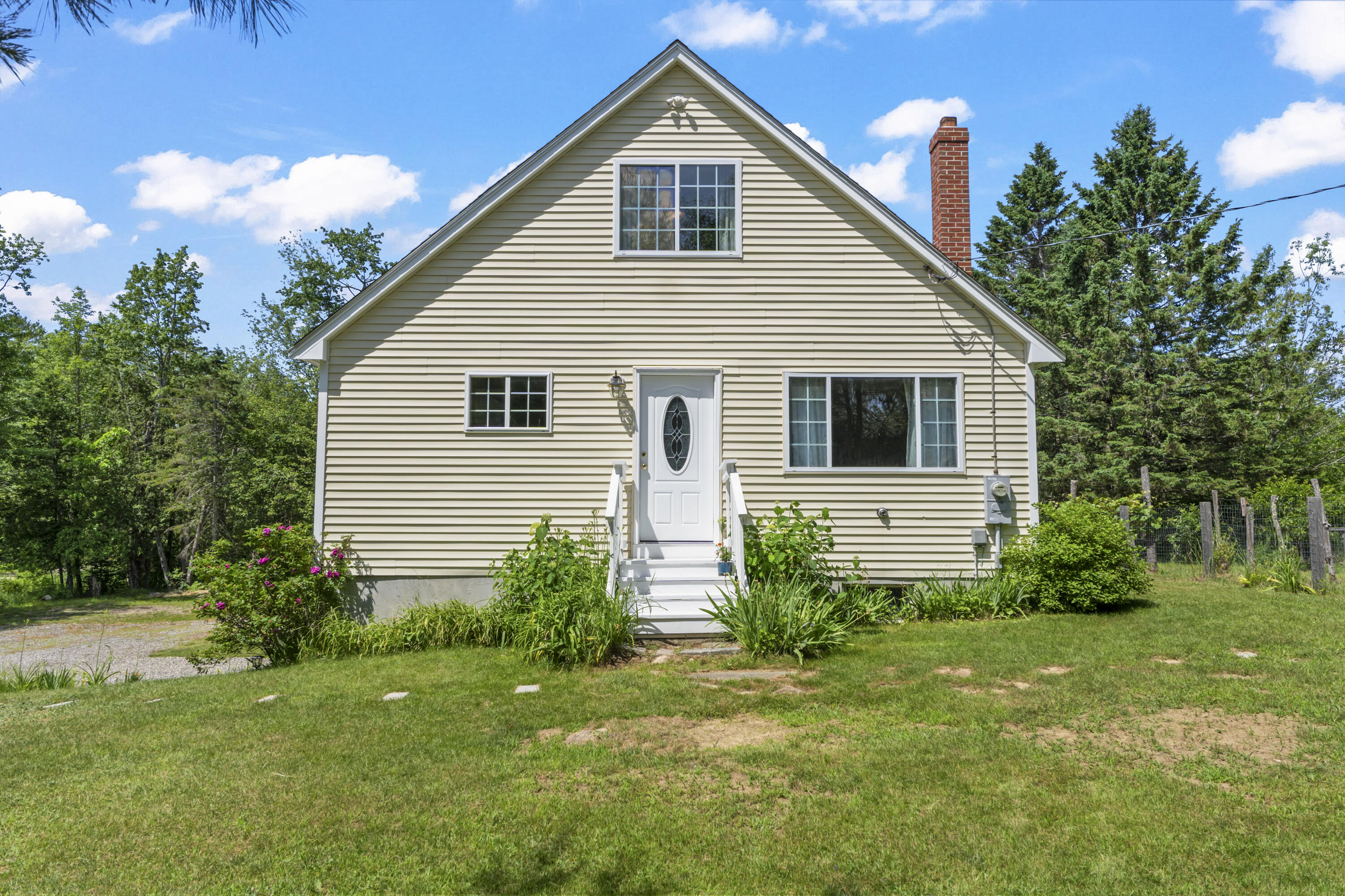 11 Old County Road Appleton ME 04862