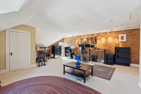 64 Thomas Street Portland ME 04102