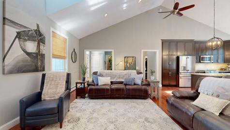 17 Bowdoin Drive Lewiston ME 04240