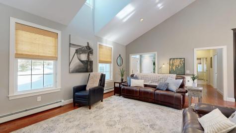 17 Bowdoin Drive Lewiston ME 04240