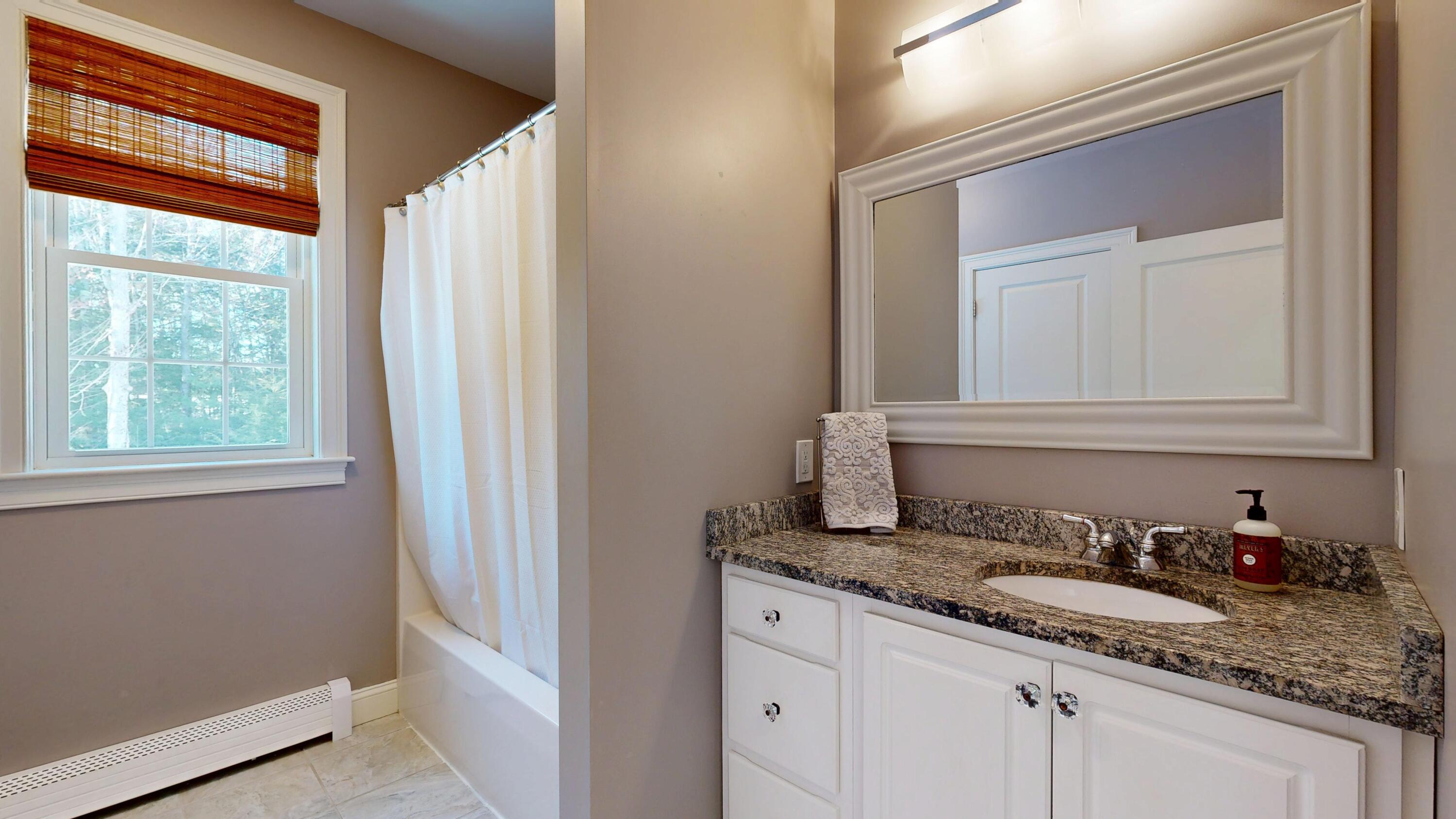 17 Bowdoin Drive Lewiston ME 04240