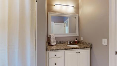 17 Bowdoin Drive Lewiston ME 04240