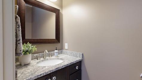 17 Bowdoin Drive Lewiston ME 04240