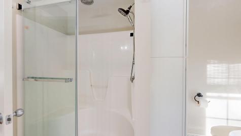 17 Bowdoin Drive Lewiston ME 04240