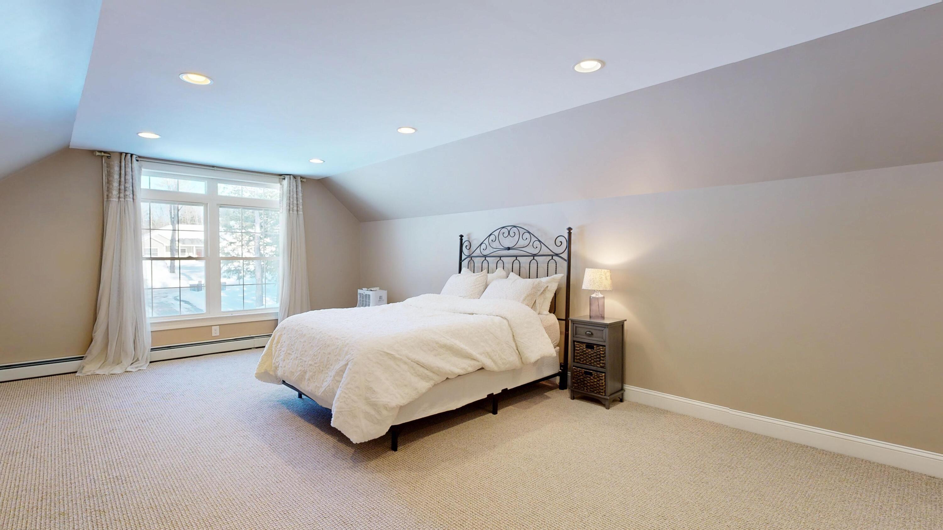 17 Bowdoin Drive Lewiston ME 04240