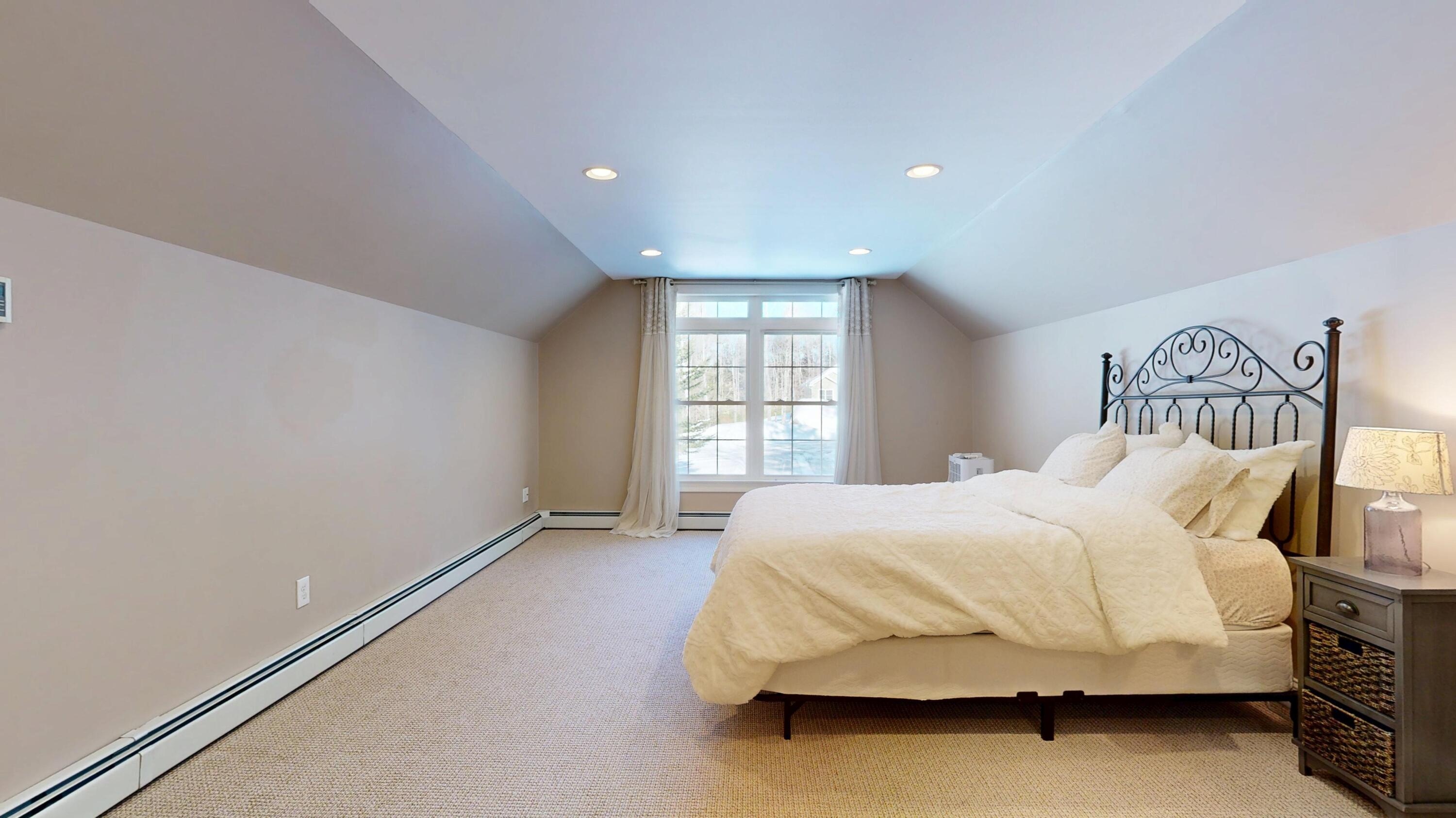 17 Bowdoin Drive Lewiston ME 04240