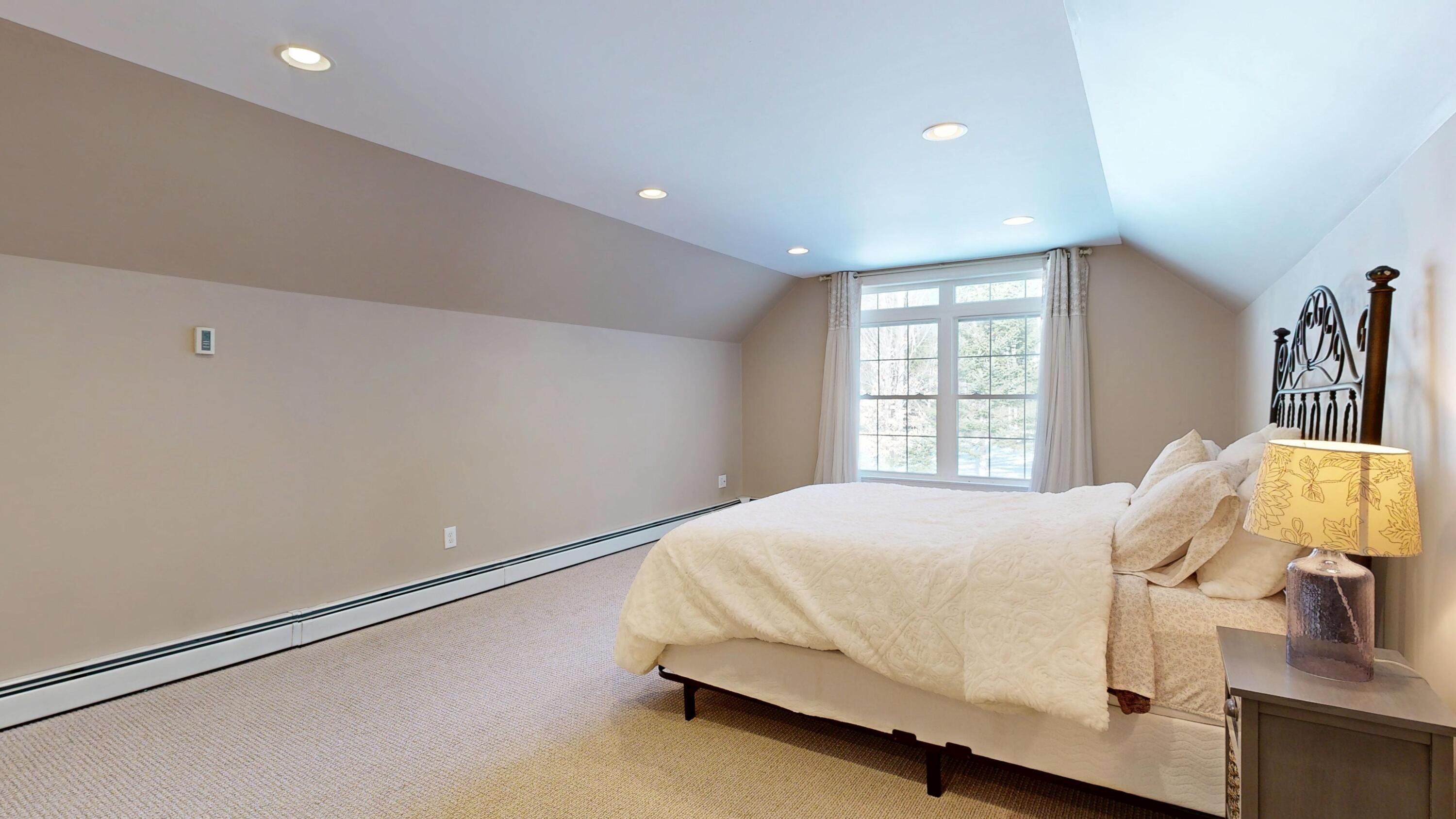 17 Bowdoin Drive Lewiston ME 04240