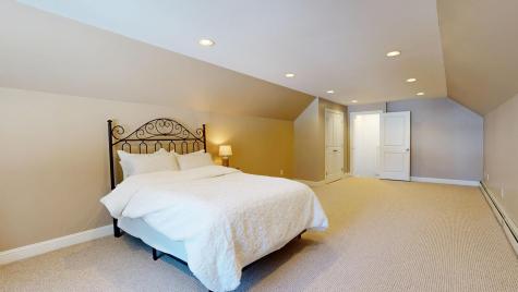 17 Bowdoin Drive Lewiston ME 04240