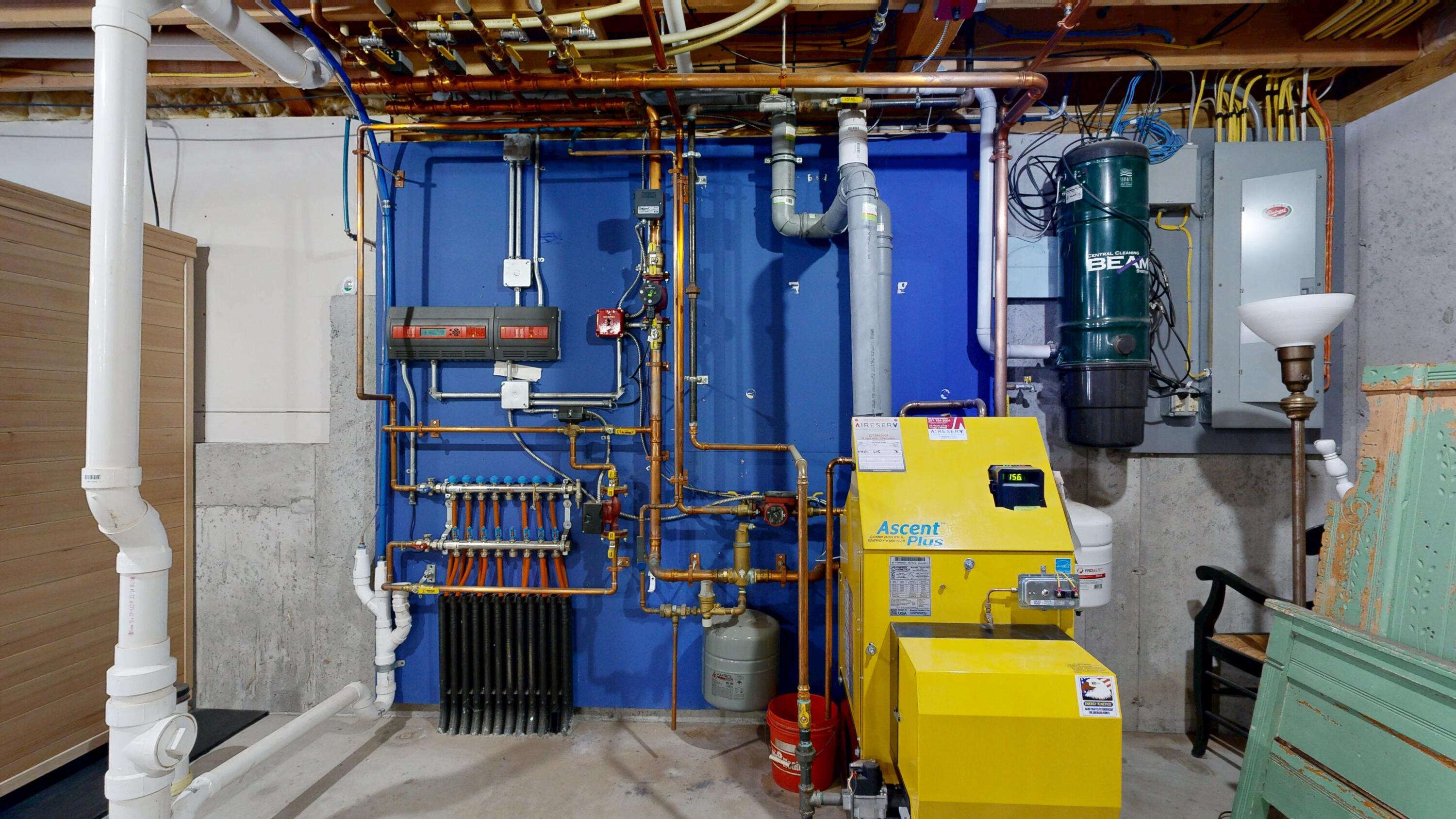 17 Bowdoin Drive Lewiston ME 04240