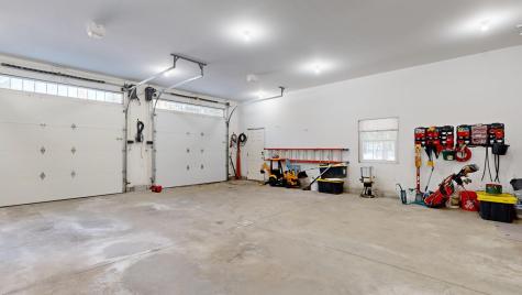 17 Bowdoin Drive Lewiston ME 04240