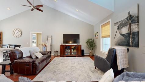 17 Bowdoin Drive Lewiston ME 04240