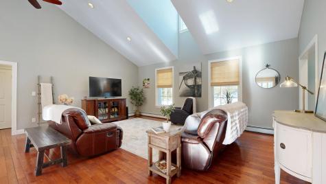 17 Bowdoin Drive Lewiston ME 04240