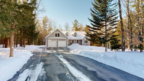 17 Bowdoin Drive Lewiston ME 04240