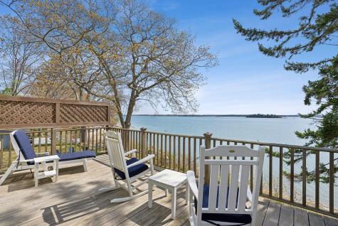 44 Maquoit Drive Freeport ME 04032