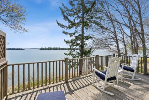 44 Maquoit Drive Freeport ME 04032